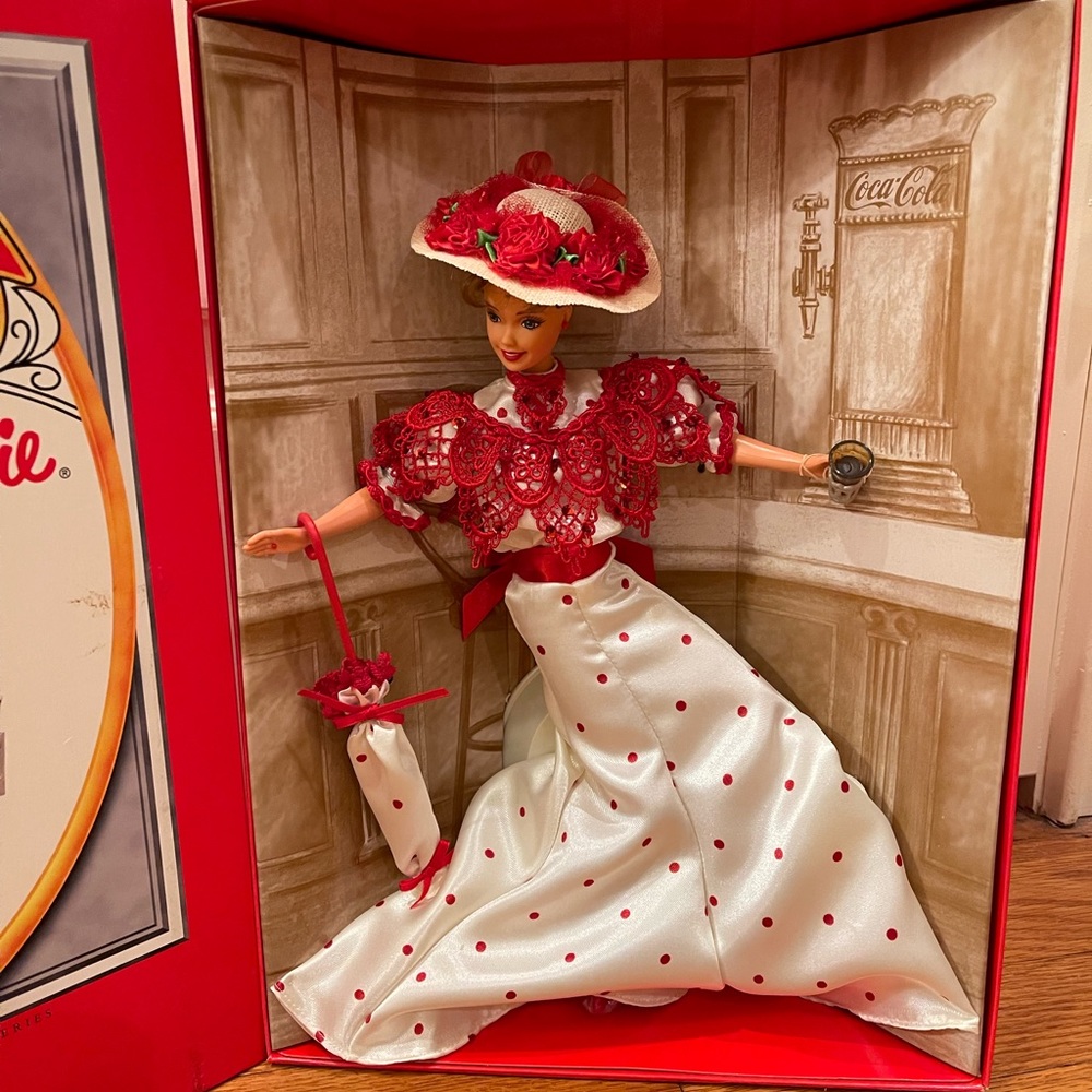 ❗️NEW❗️Soda Fountain Sweetheart Barbie - Picture 3 of 3